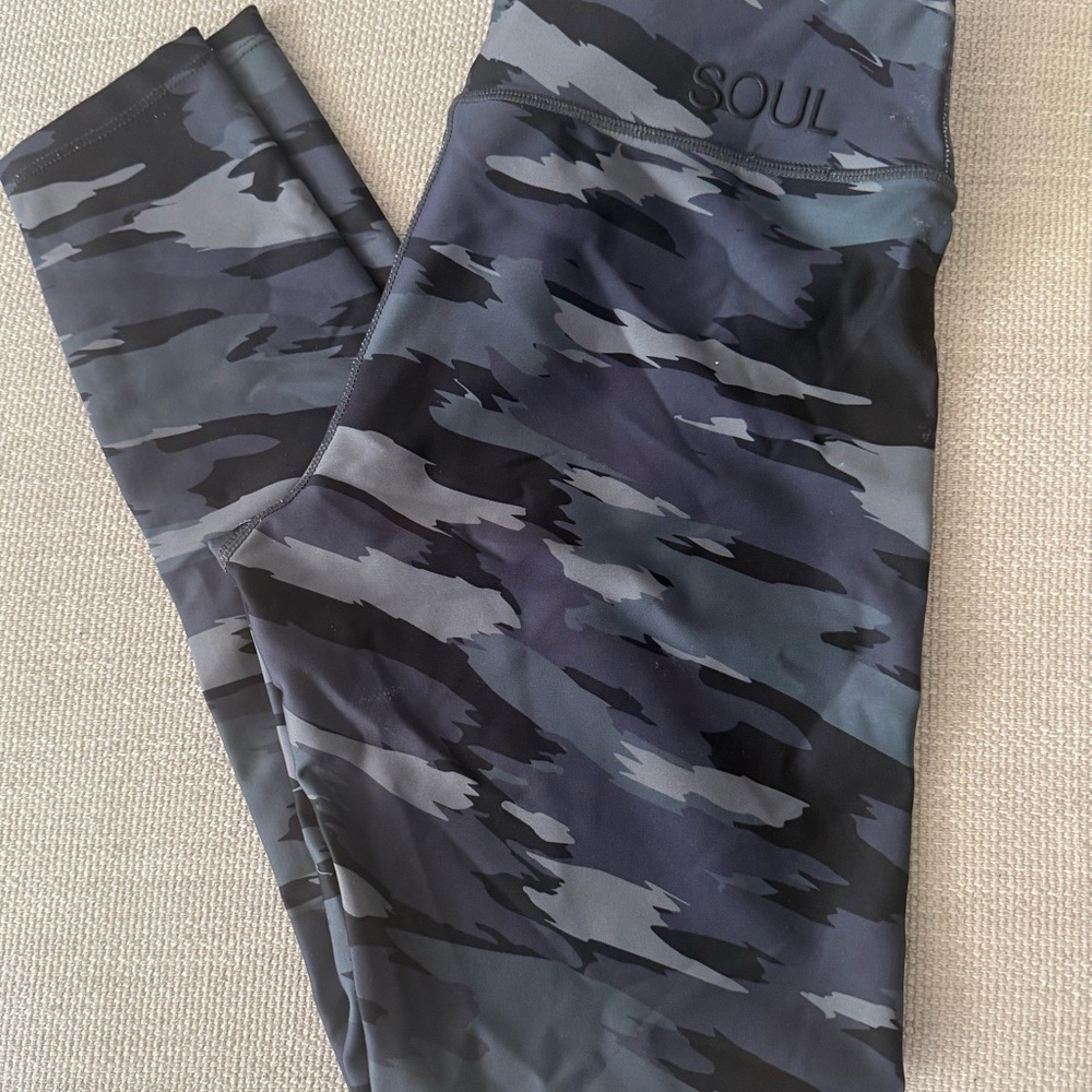 SoulCycle ' Gray Camo Leggings - size Small